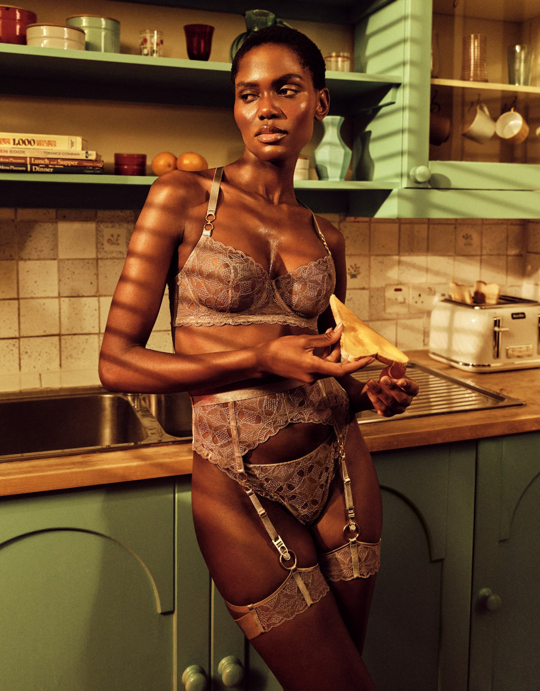 Bordelle Alta Suspender Platinum Grey