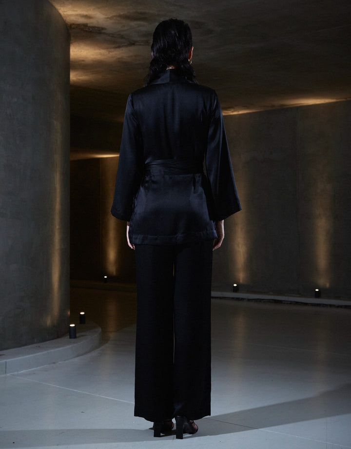 Sleeping with Jacques Bon Vivant Silk Robe Nouveau - Black