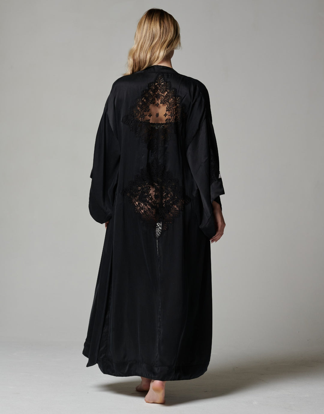 Shell Belle Couture Alice Long Kimono in black silk – luxurious lingerie at Catriona