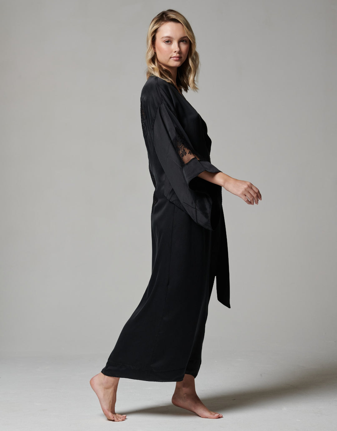 Shell Belle Alice Long Silk & Lace Kimono - Black
