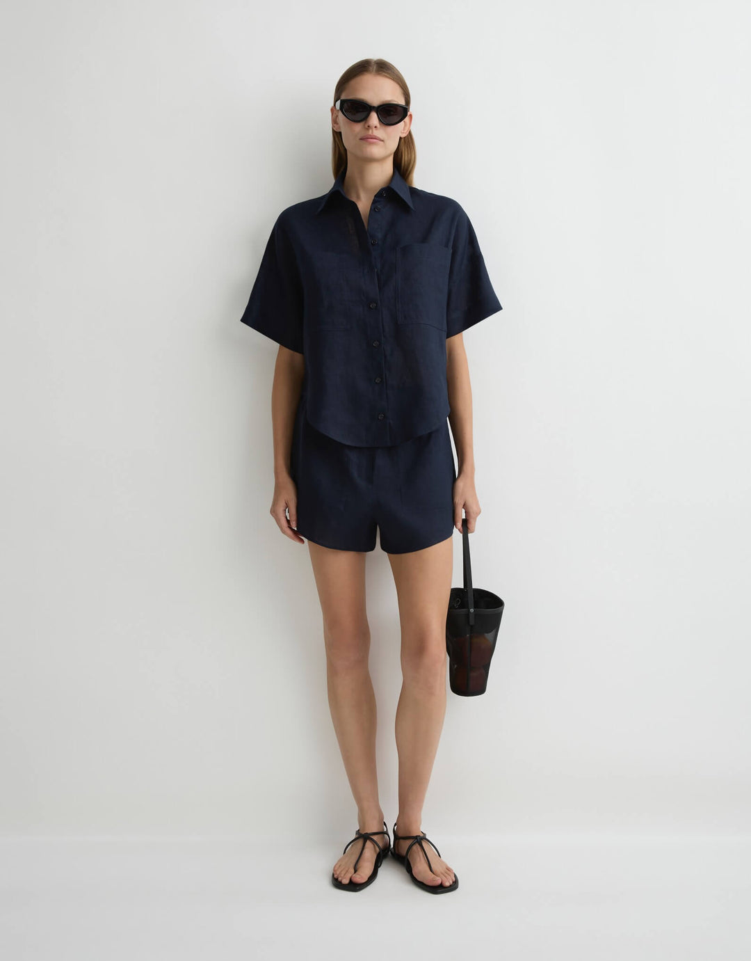 Bondi Born Navy Leiden Short in lightweight linen