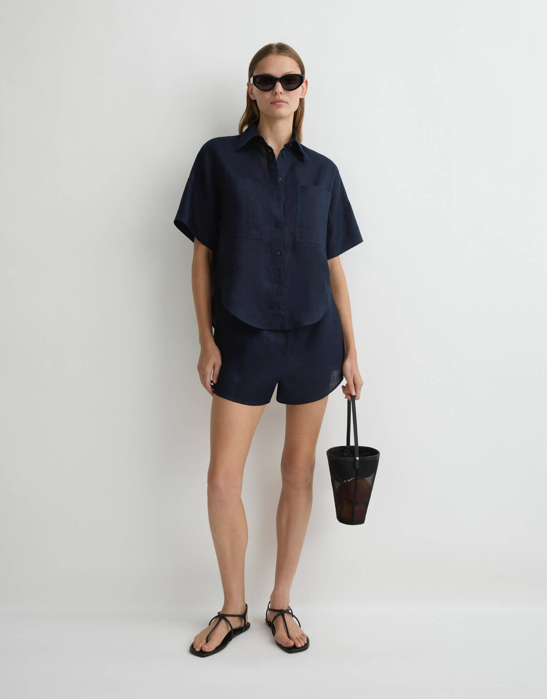 Bondi Born Navy Leiden Short in lightweight linen