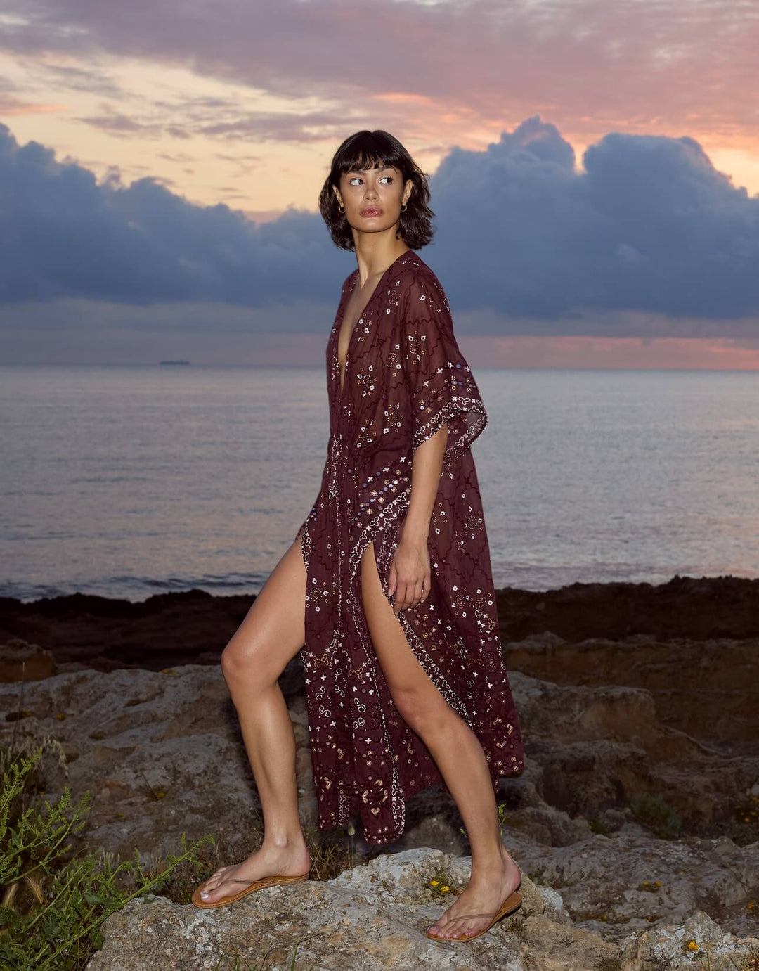 Juliet Dunn Mirrored Mosaic print kimono in Black Cherry