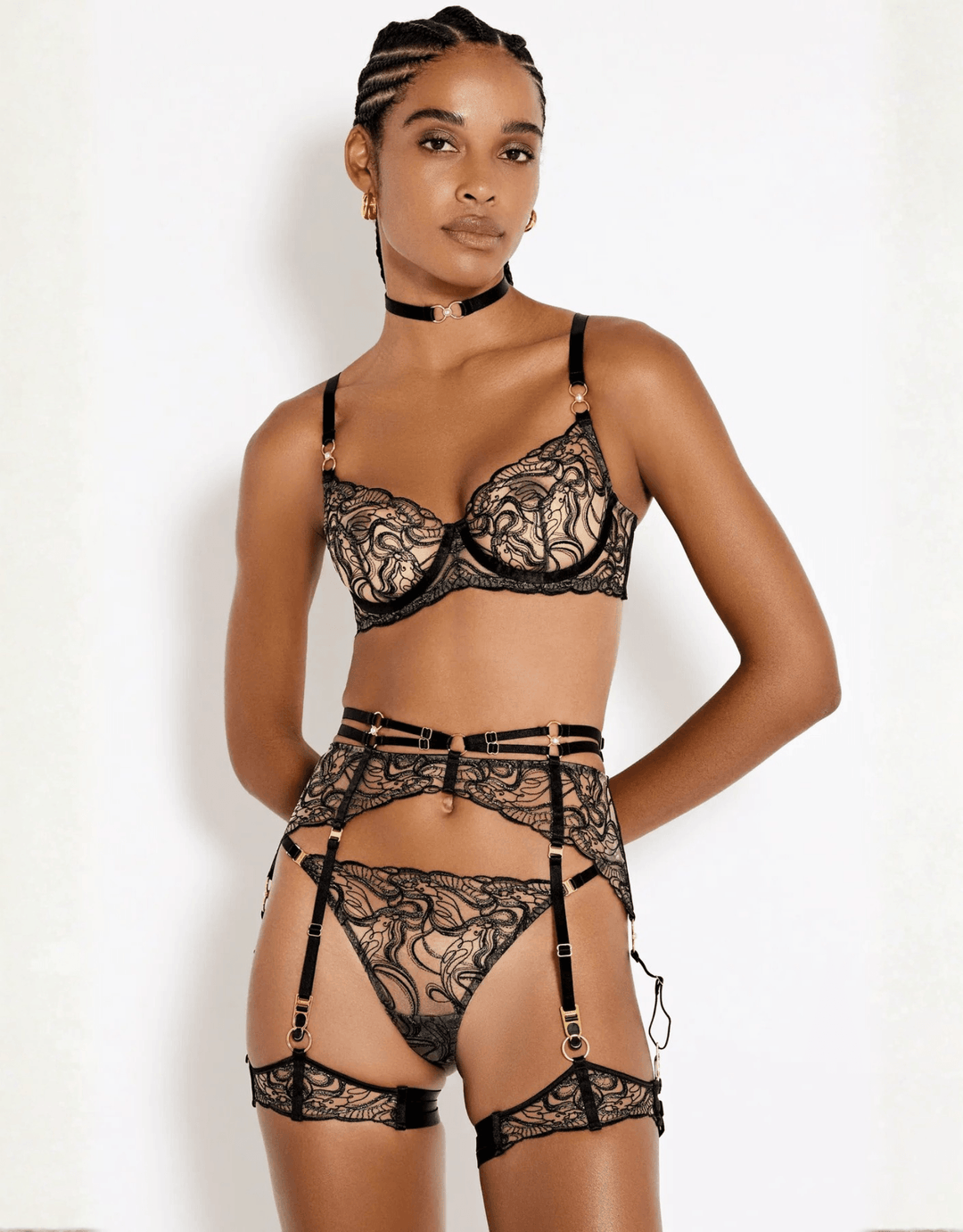 Bordelle Pearl Thong black with Pearl Collar, Pearl Garters and Pearl Balconette Wire Bra, Pearl Suspender— front full look
