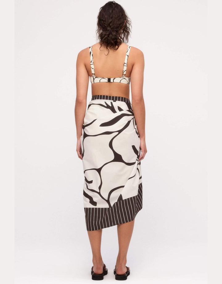 Zulu & Zephyr Cotton Sarong cream flower — back view